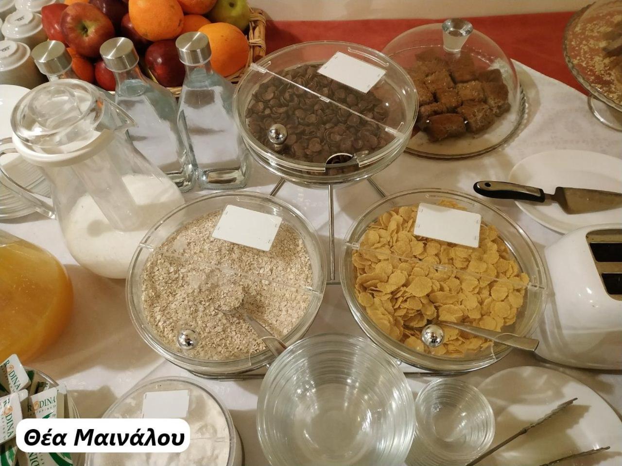 מלון Thea Mainalou 3*